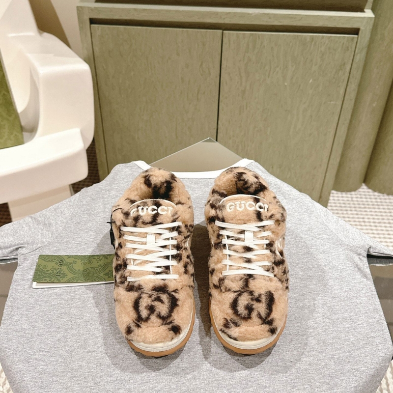 G*u*i casual shoes